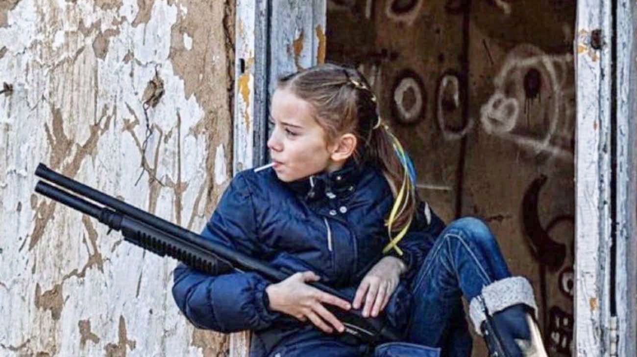 La niña del chupetín