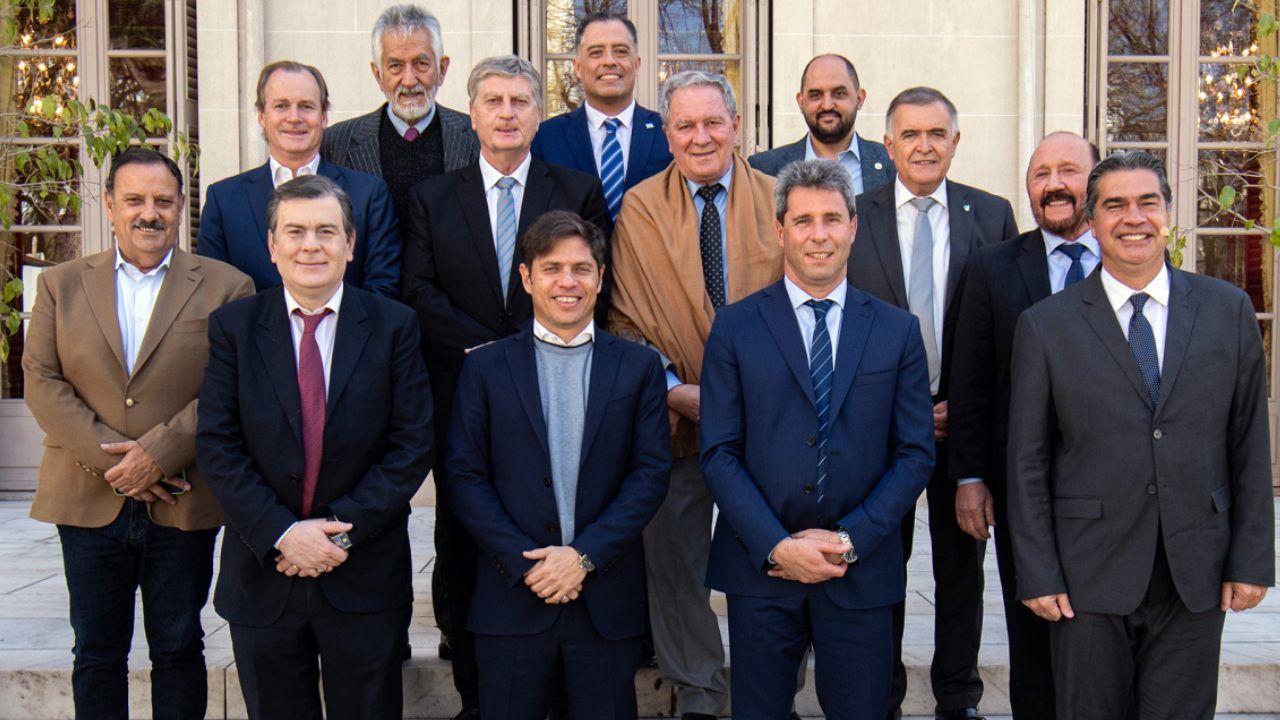 El atajo que buscan los gobernadores y el juego abierto de Máximo Kirchner