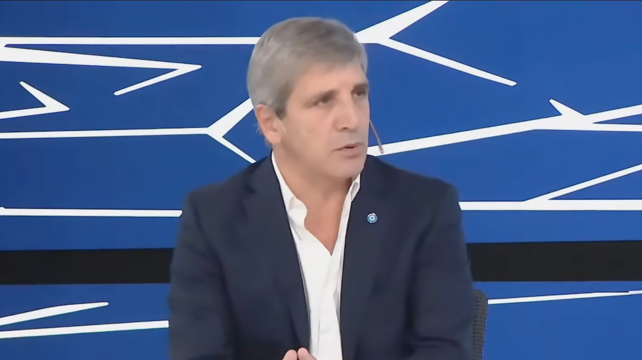 Luis Caputo justificó el DNU para el acuerdo con el FMI y aseguró que ya están definidos el monto y el programa