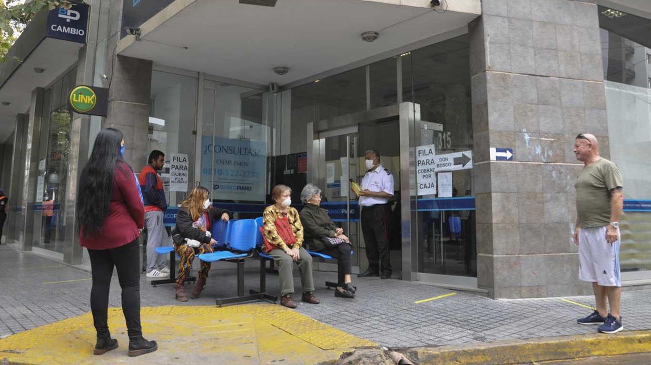 Los planes sociales perpetuos ponen en jaque al progreso