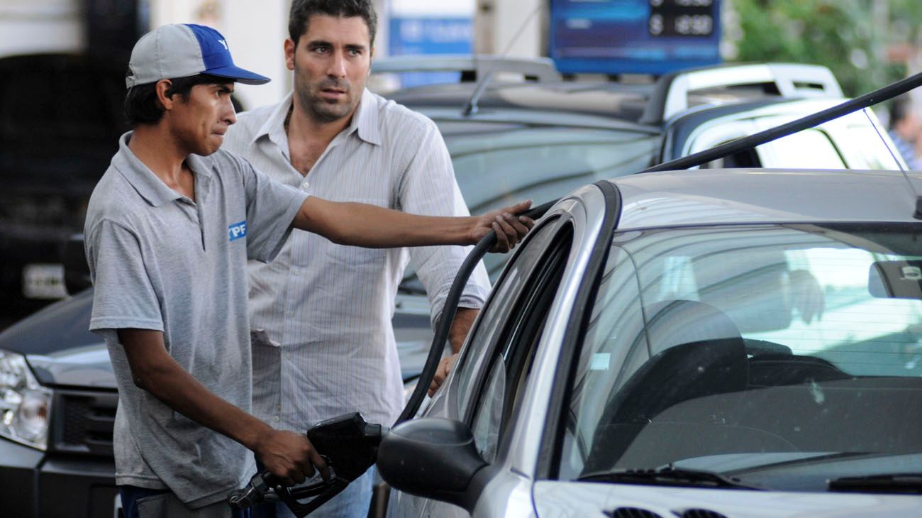 Las naftas volverían a aumentar en marzo un 3%