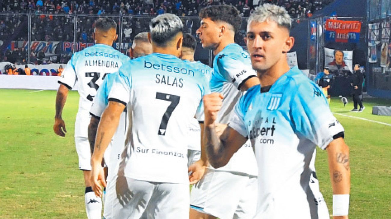 Con una delantera letal, Racing apabulló a Tigre y sigue subiendo