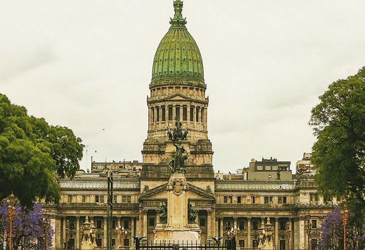 Cuatro listas buscan dar el batacazo y entrar al Congreso este domingo
