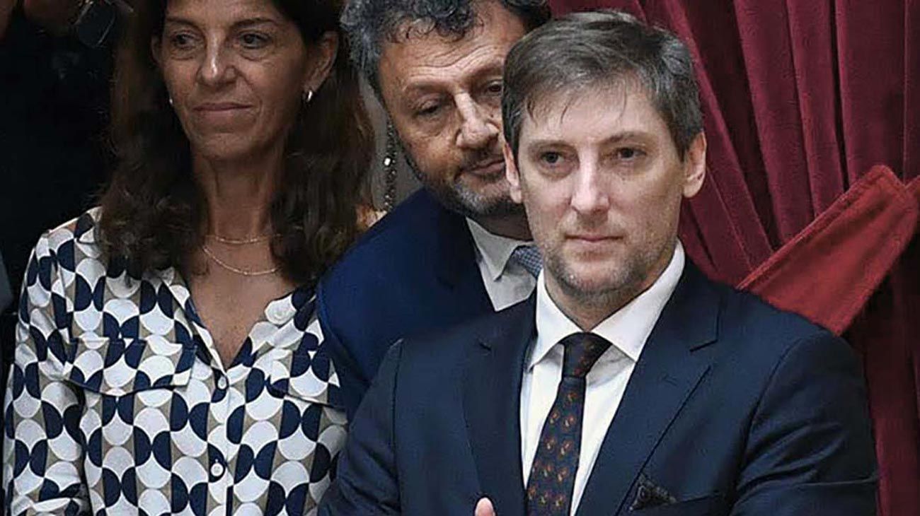 Más bajas en el Gobierno: echaron al jefe de la AFI, Silvestre Sívori