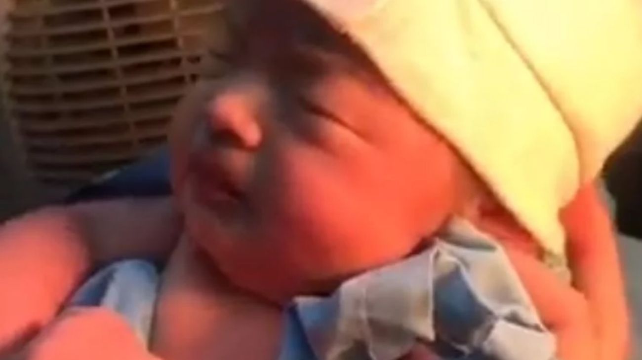 La Policía busca a la mujer que abandonó a su beba en una bolsa de basura