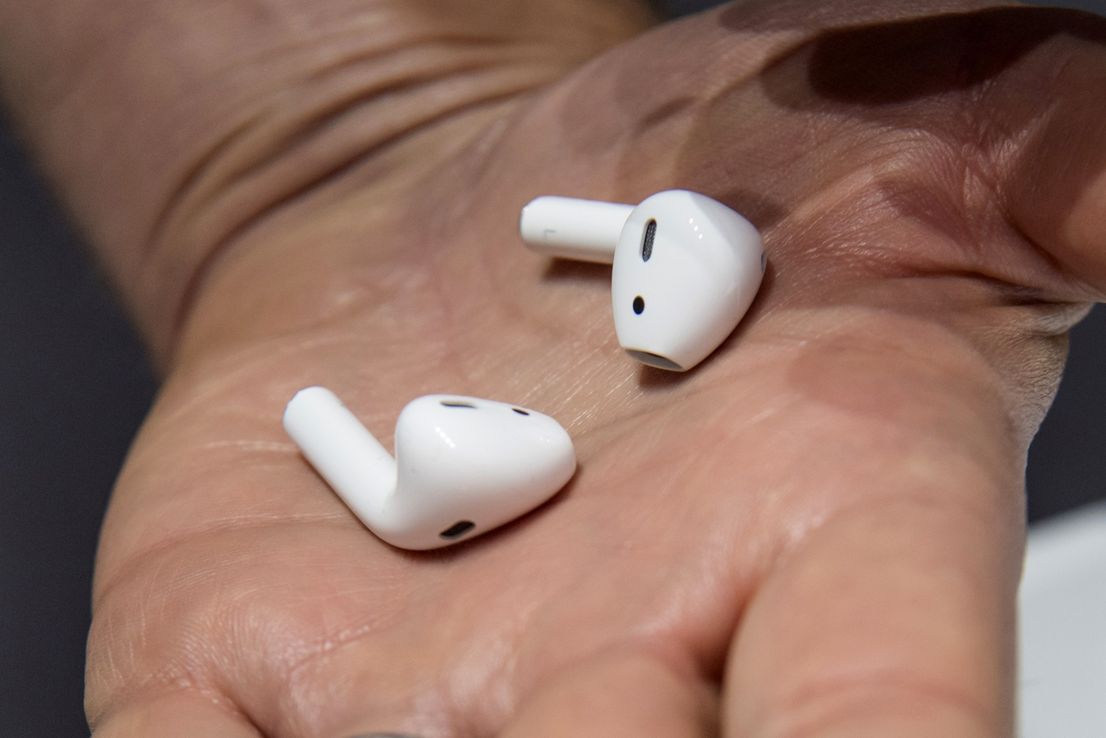 Apple lanza AirPod Pro de gama alta con cancelación de ruido