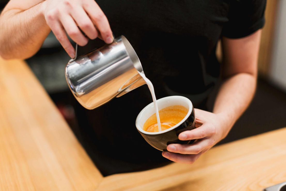 Claves de expertos para elegir y preparar un gran café en casa