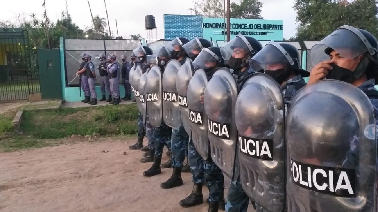 Video: un destacamento policial en Formosa desfiló cantando "Gildo va a triunfar"