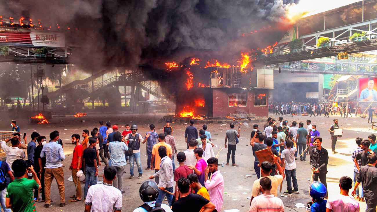 Más de 100 muertos en Bangladesh en una protesta de los estudiantes