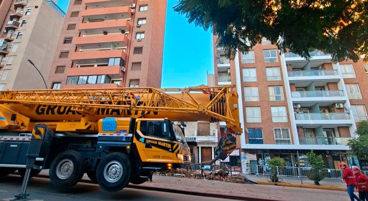Córdoba: cómo es la demolición controlada en el edificio de Bulevar San Juan