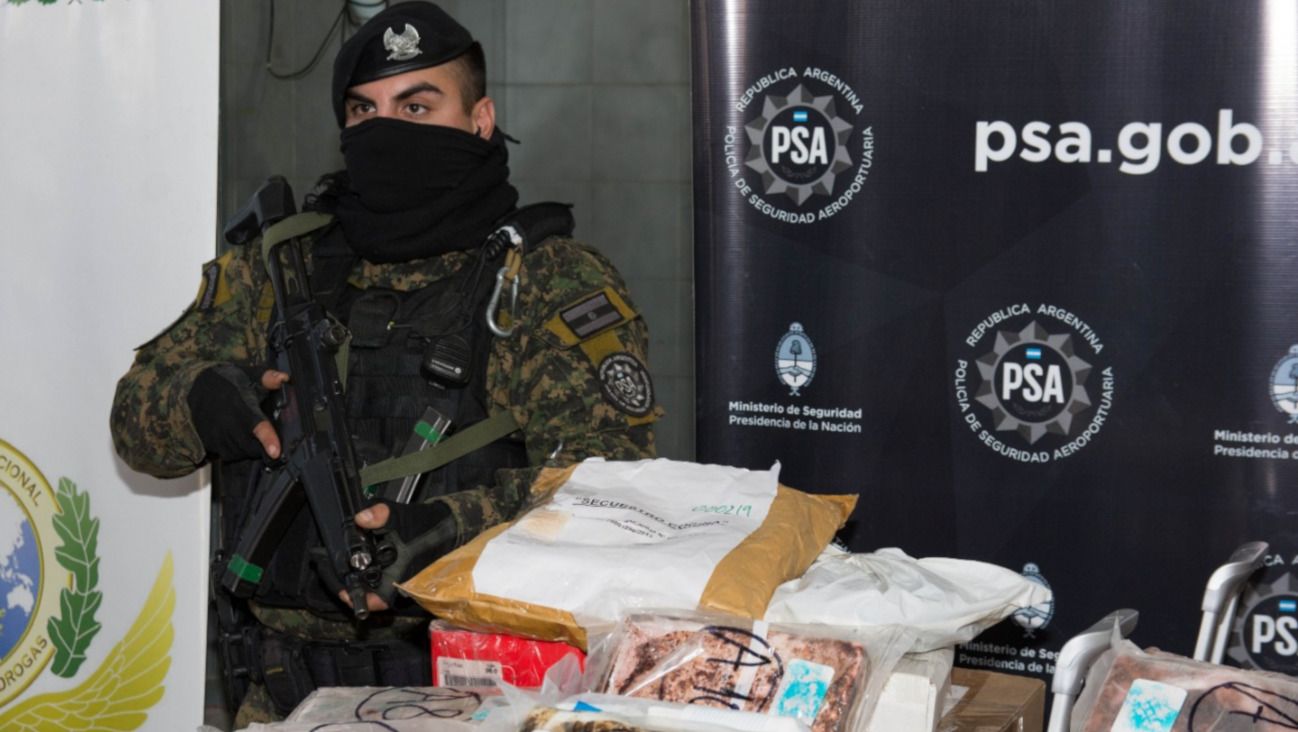 Narcovalijas: incineraron la droga incautada en el aeropuerto de Ezeiza