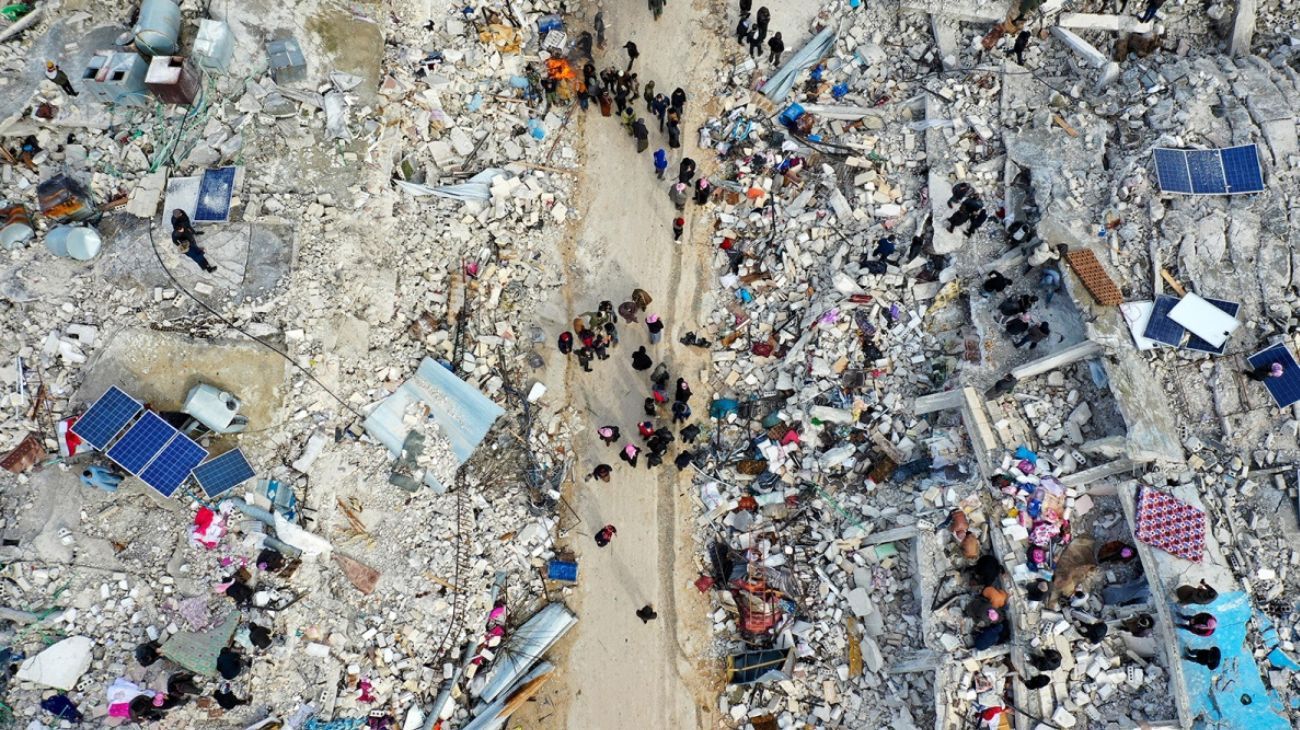 Turquía recibe ayuda y acelera la búsqueda de sobrevivientes