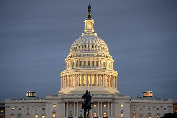 Sin "marea roja" pero con signos de agotamiento de Joe Biden: las claves de la elección en EEUU