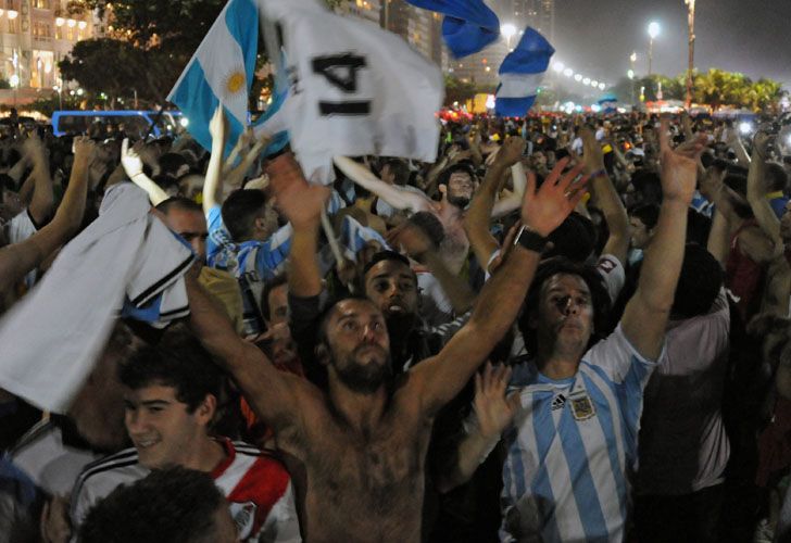 Miles de argentinos llegaron a Río