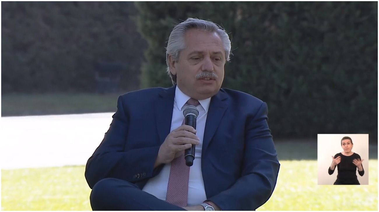 Alberto Fernández propuso incluir al "juramento al medio ambiente" en el ámbito escolar
