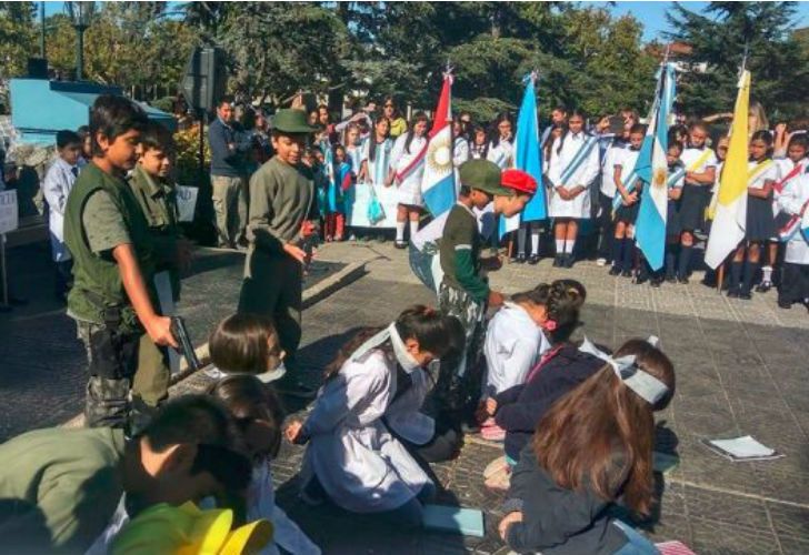 Polémica por un simulacro de fusilamiento en un acto escolar