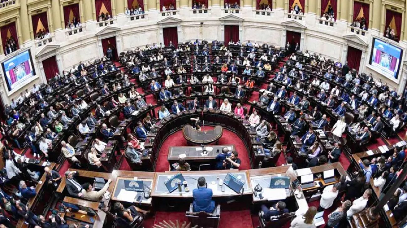 En otra sesión caliente, Diputados aprobó el DNU del acuerdo con el Fondo y le dio aire al Gobierno
