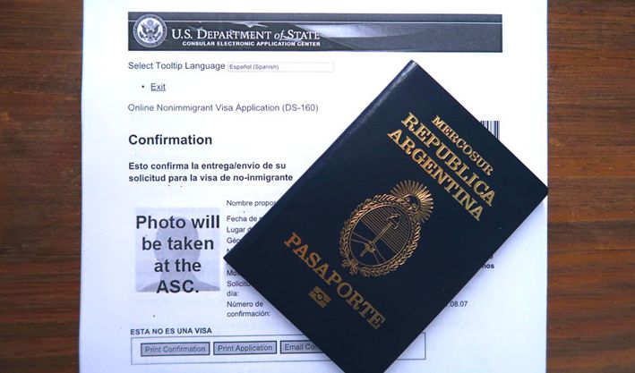 Tras un papelón diplomático, los argentinos deberán seguir viajando con visa a los Estados Unidos