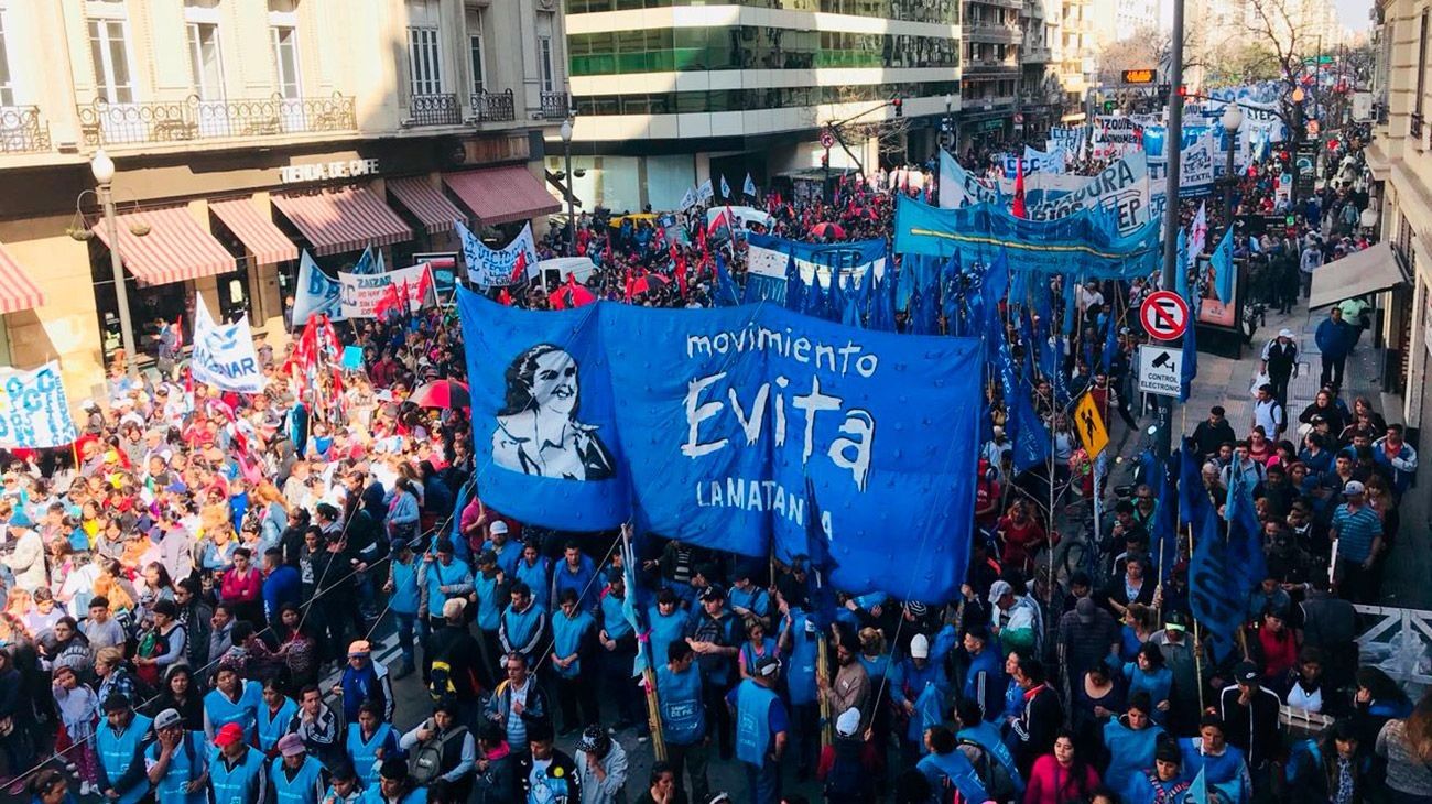 Por qué la creación de empleos de calidad reduciría la cantidad planes sociales
