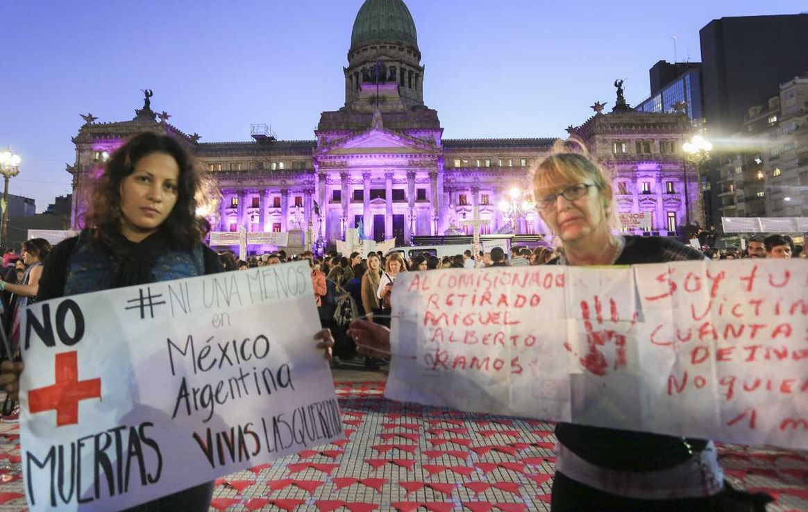 Según una encuesta, casi la mitad de las mujeres vive situaciones de violencia de género