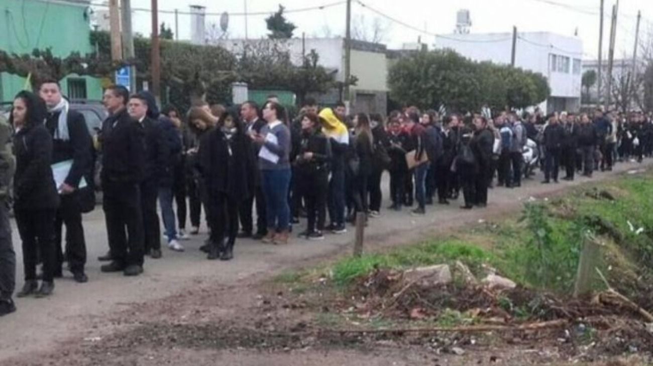 En qué puesto están los salarios en dólares de Argentina en comparación con la región
