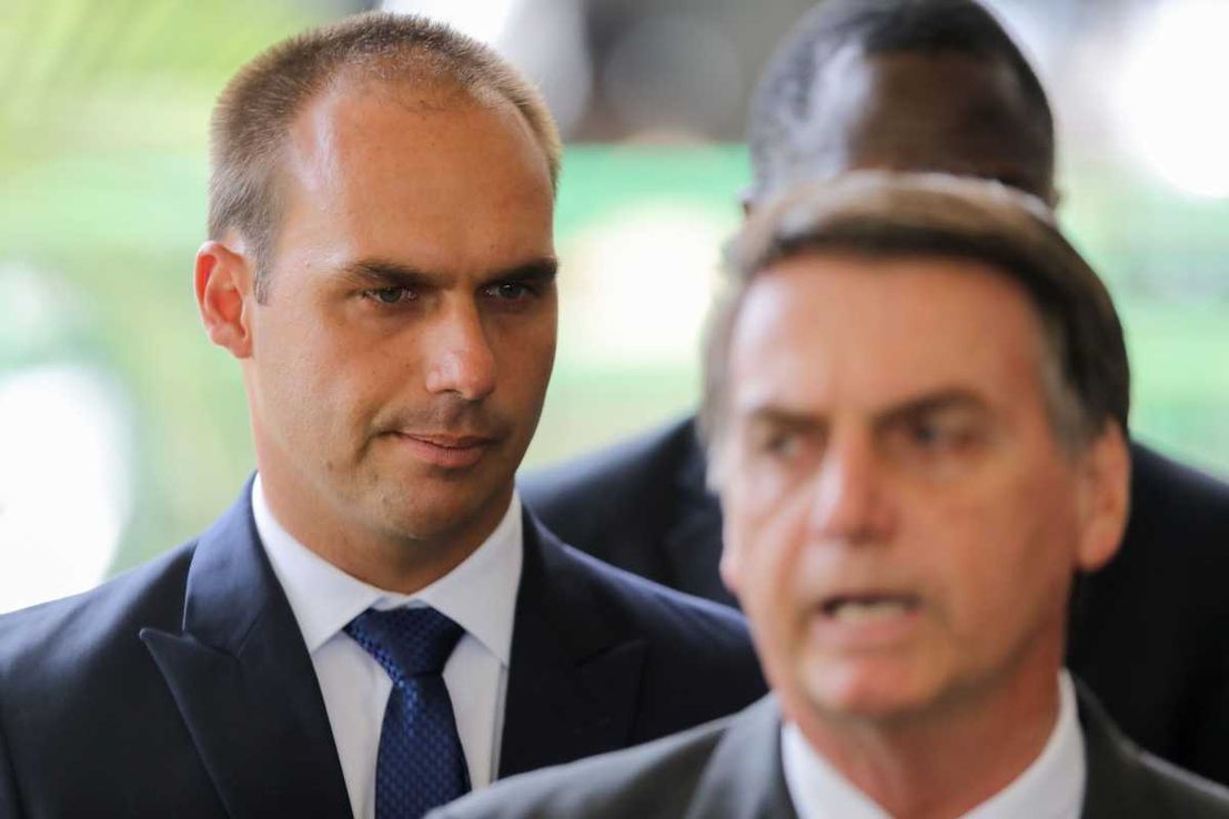 Eduardo Bolsonaro, seguro de la victoria de su padre hasta último momento: "Datafolha va a equivocarse"