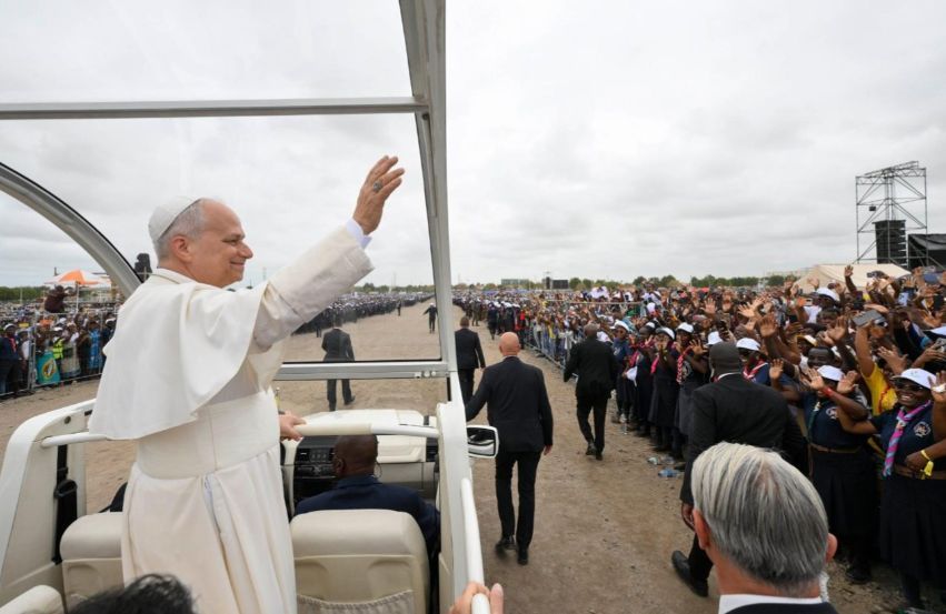 El Papa León XIV llamó en Angola a superar divisiones y reconstruir la esperanza tras la guerra civil