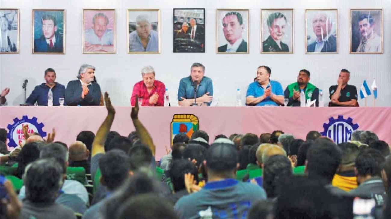 Máximo reapareció sin hablar de la Justicia y apuntando contra Macri