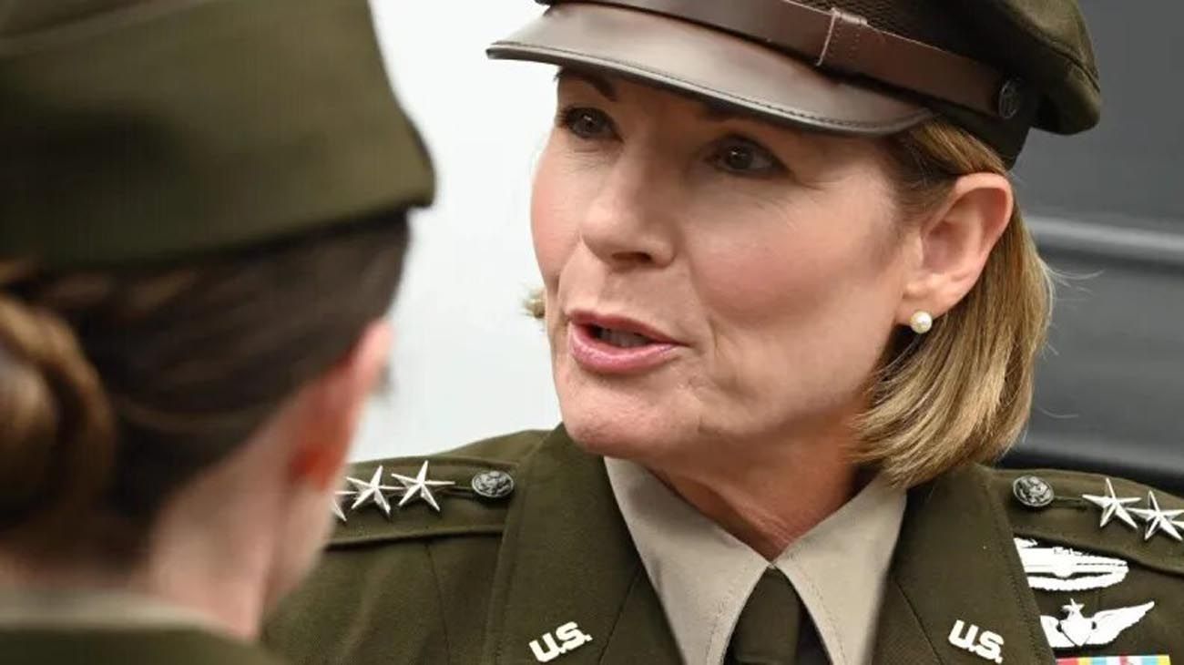 La generala Richardson vuelve a Argentina: se reunirá con el Gobierno y "ayudará" a comprar aviones F-16