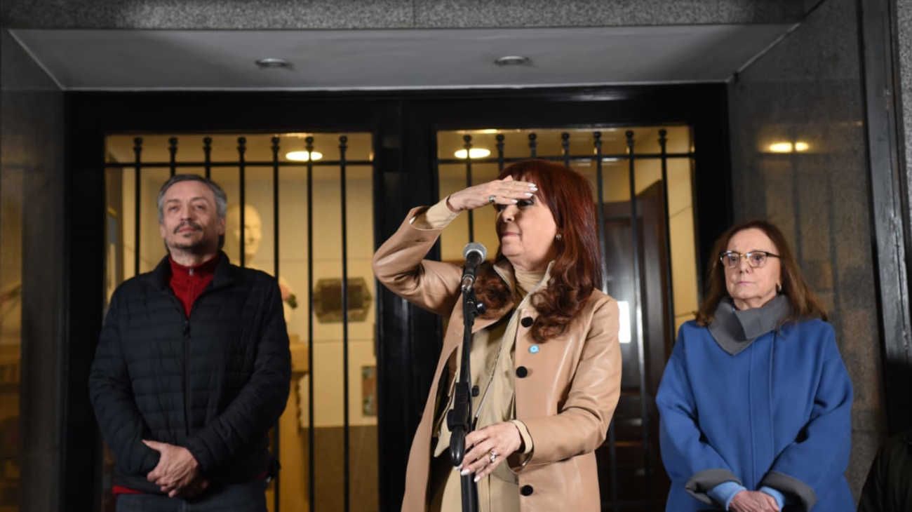 Cristina Kirchner "chorra" o Justicia sospechada