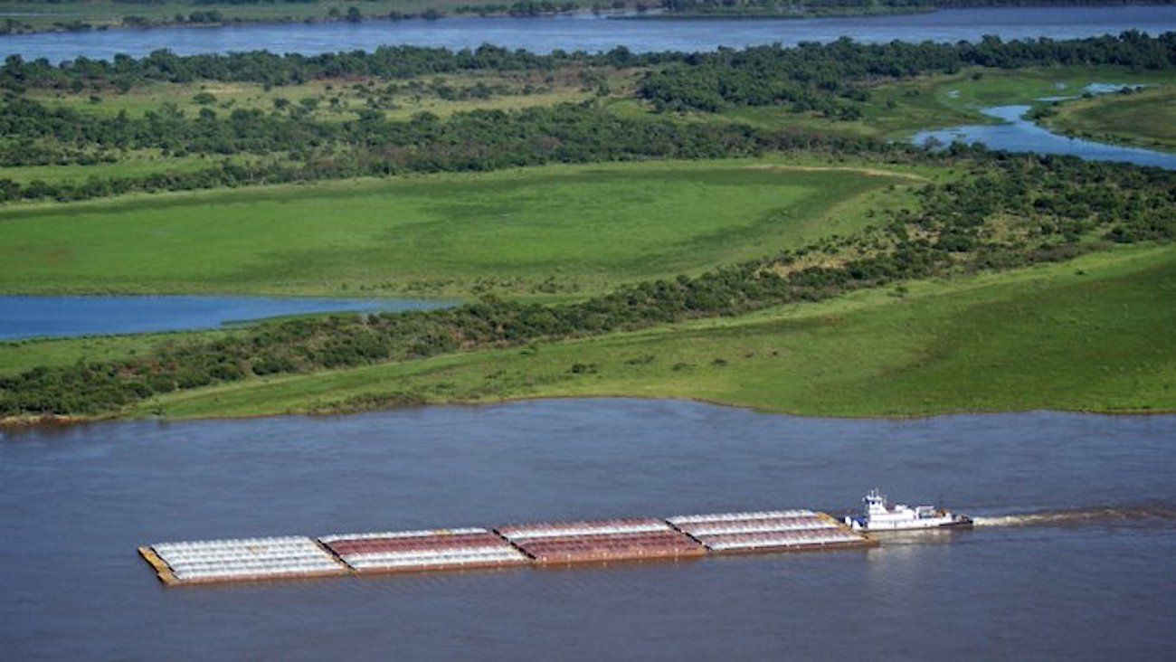 Para los agroexportadores "el Estado no está en condiciones de hacer obras en la Hidrovía"