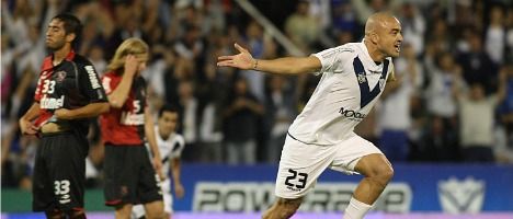 Vélez cumplió y más ante un pobre Newell's
