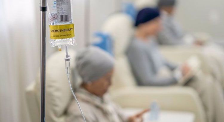 Debía recibir quimioterapia, pero no le entregaron el medicamento: "Ponen en riesgo mi vida"