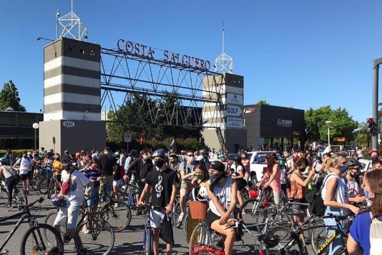 Bicicleteada contra la privatización de terrenos en Costa Salguero