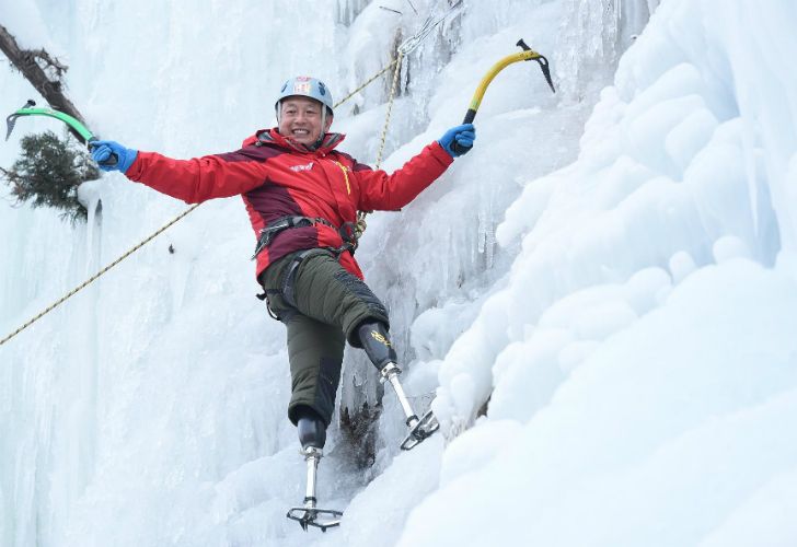 Un hombre de 70 años y sin piernas escalará el Monte Everest