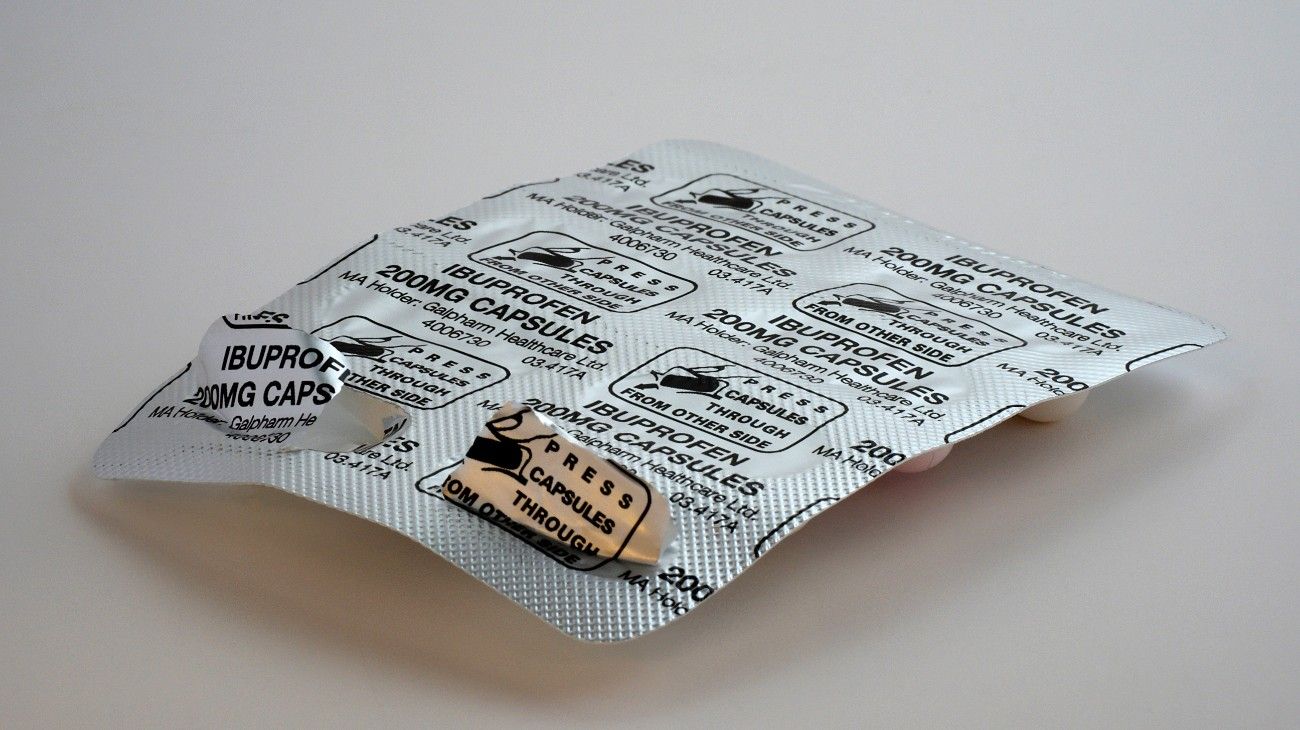 Francia alerta sobre el uso de ibuprofeno y pide un estudio en toda Europa