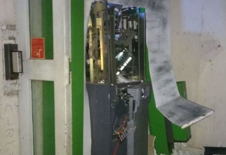 Avellaneda: explotaron un cajero automático con dos tubos de gas