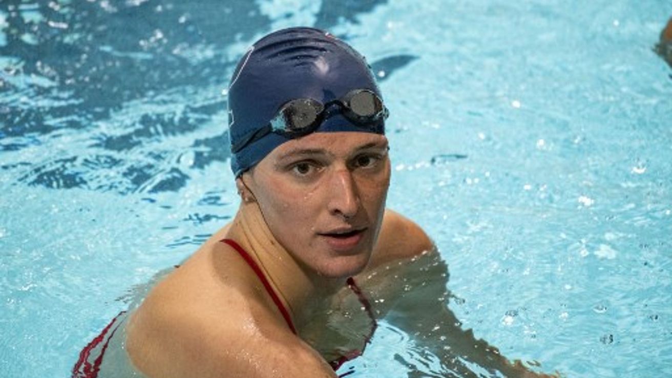 La nadadora trans Lia Thomas arrasó en las finales de la NCAA y generó polémica