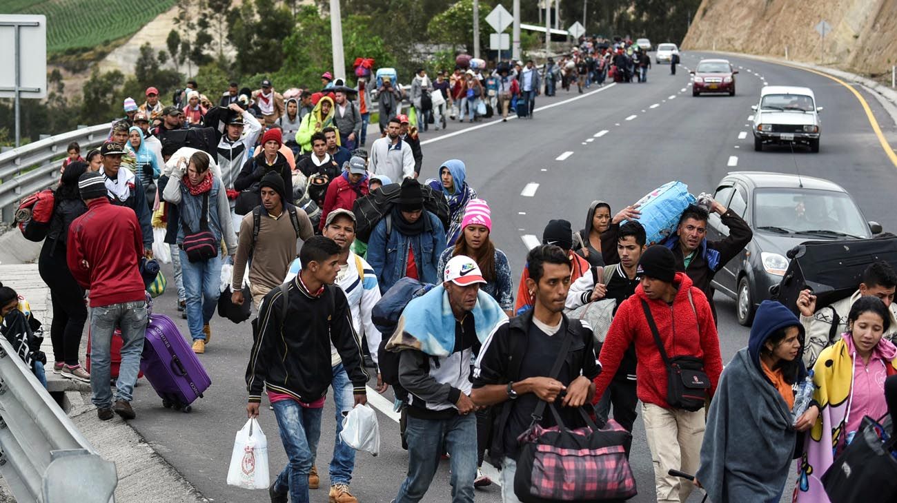 A diario, miles de personas se van de Venezuela por la crisis