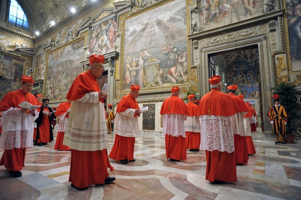 El Vaticano anunció la ausencia de dos cardenales para el cónclave papal