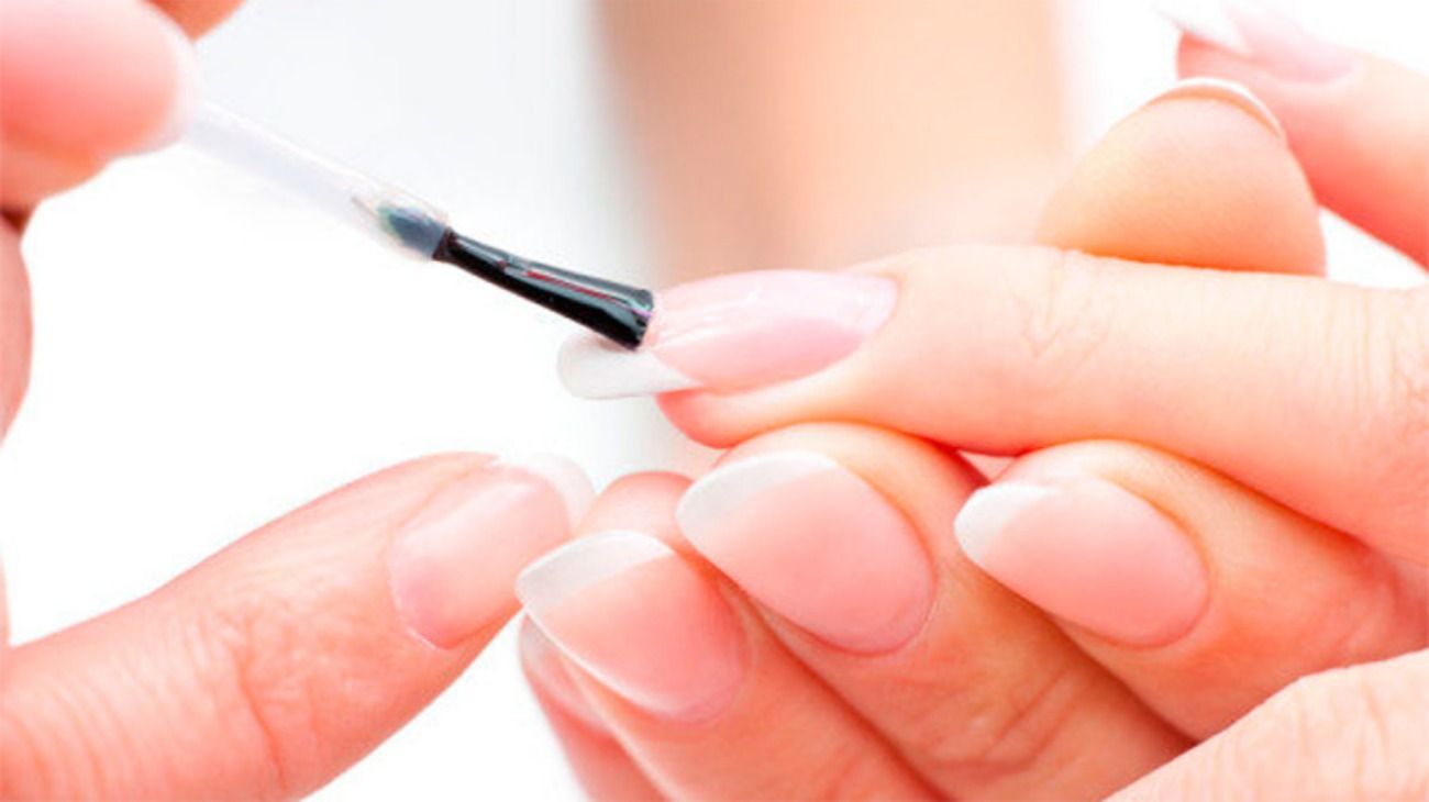 La ANMAT prohibió un componente de esmaltes para uñas