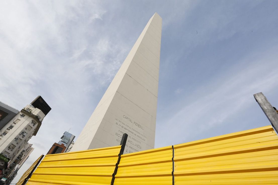 Avanzan las obras para la instalación del mirador en el Obelisco