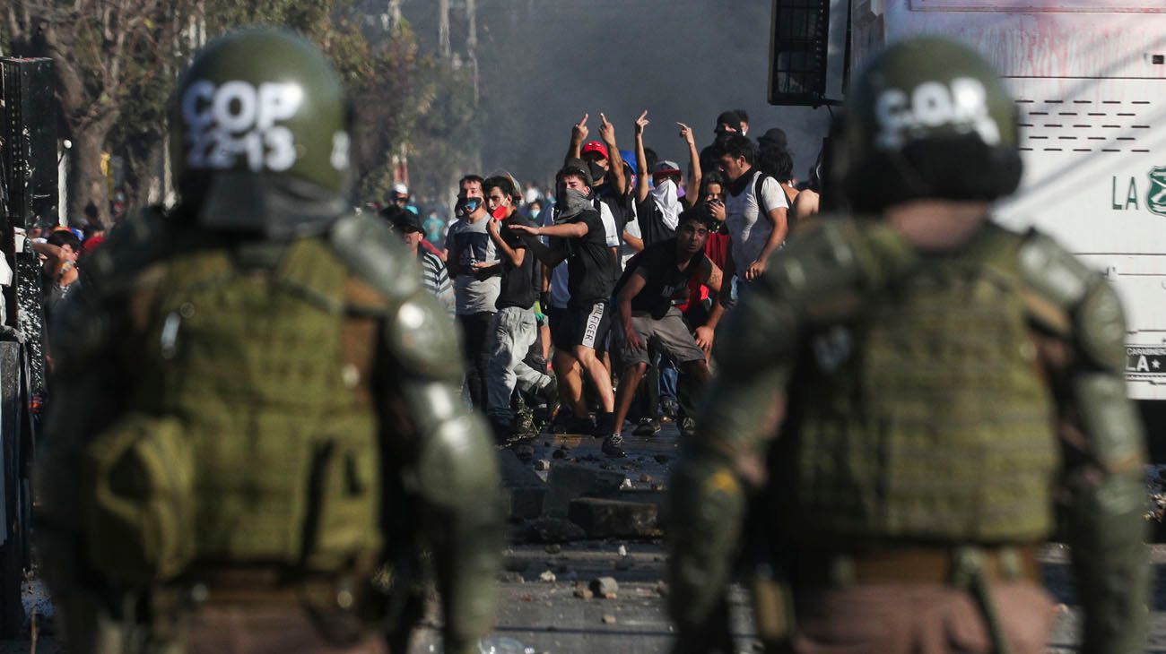 Protestas y saqueos en Chile por hambre y coronavirus