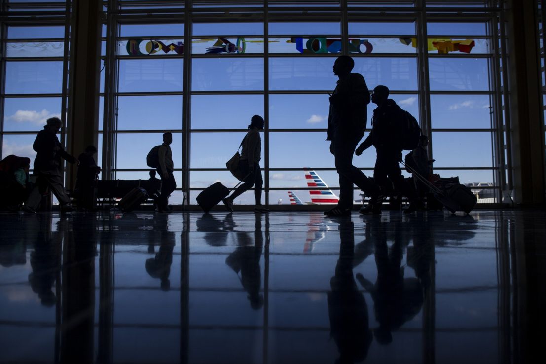 China advierte a sus ciudadanos: es "peligroso" viajar a Estados Unidos