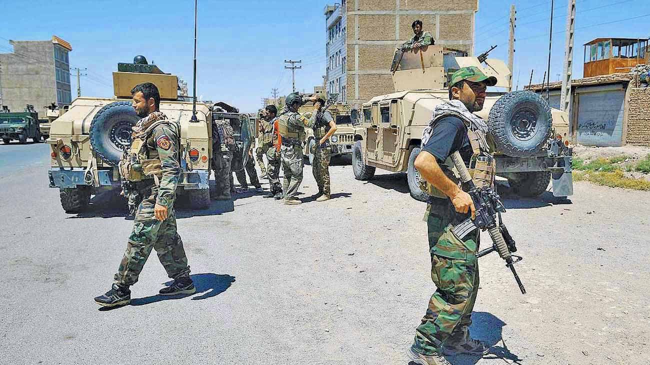 Los talibanes siguen con su avance y ya controlan dos capitales
