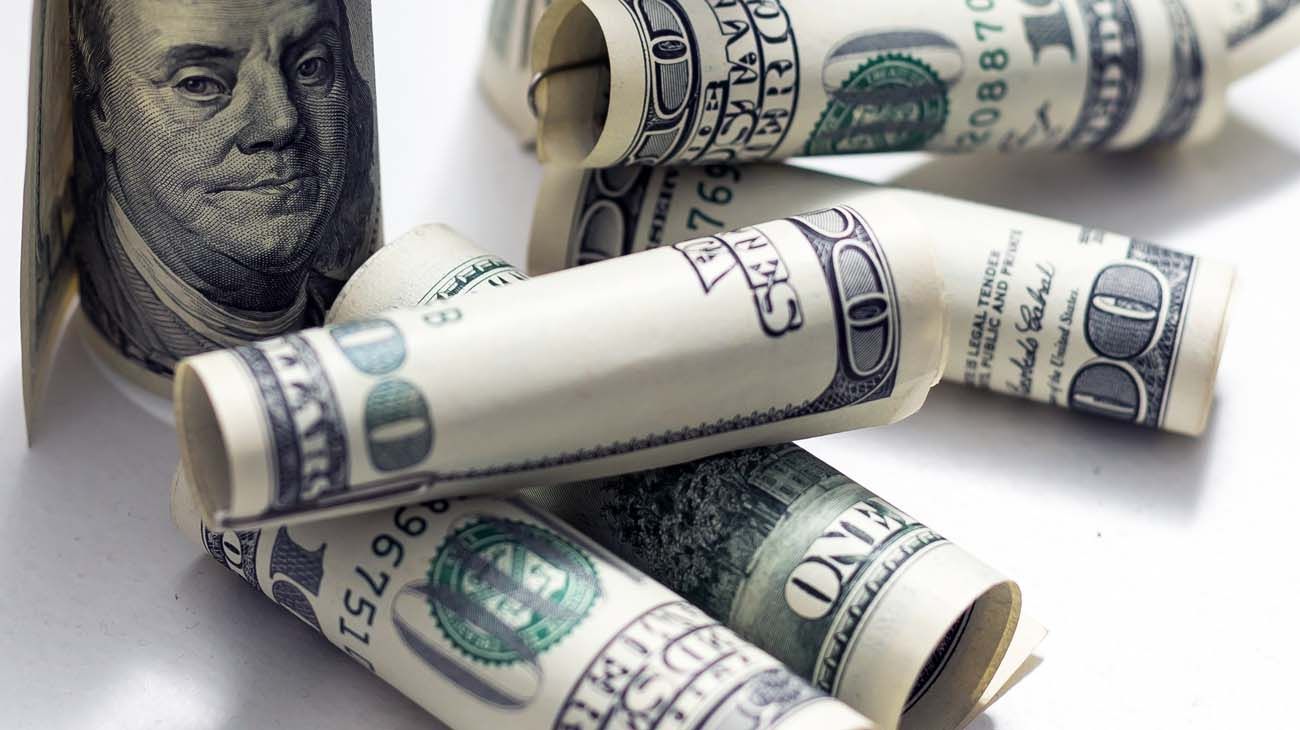 El dólar blue cerró con una leve caída este jueves 4 de mayo