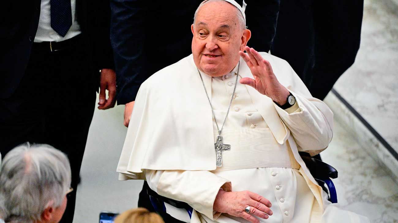 El papa Francisco muestra “una buena respuesta a la terapia”