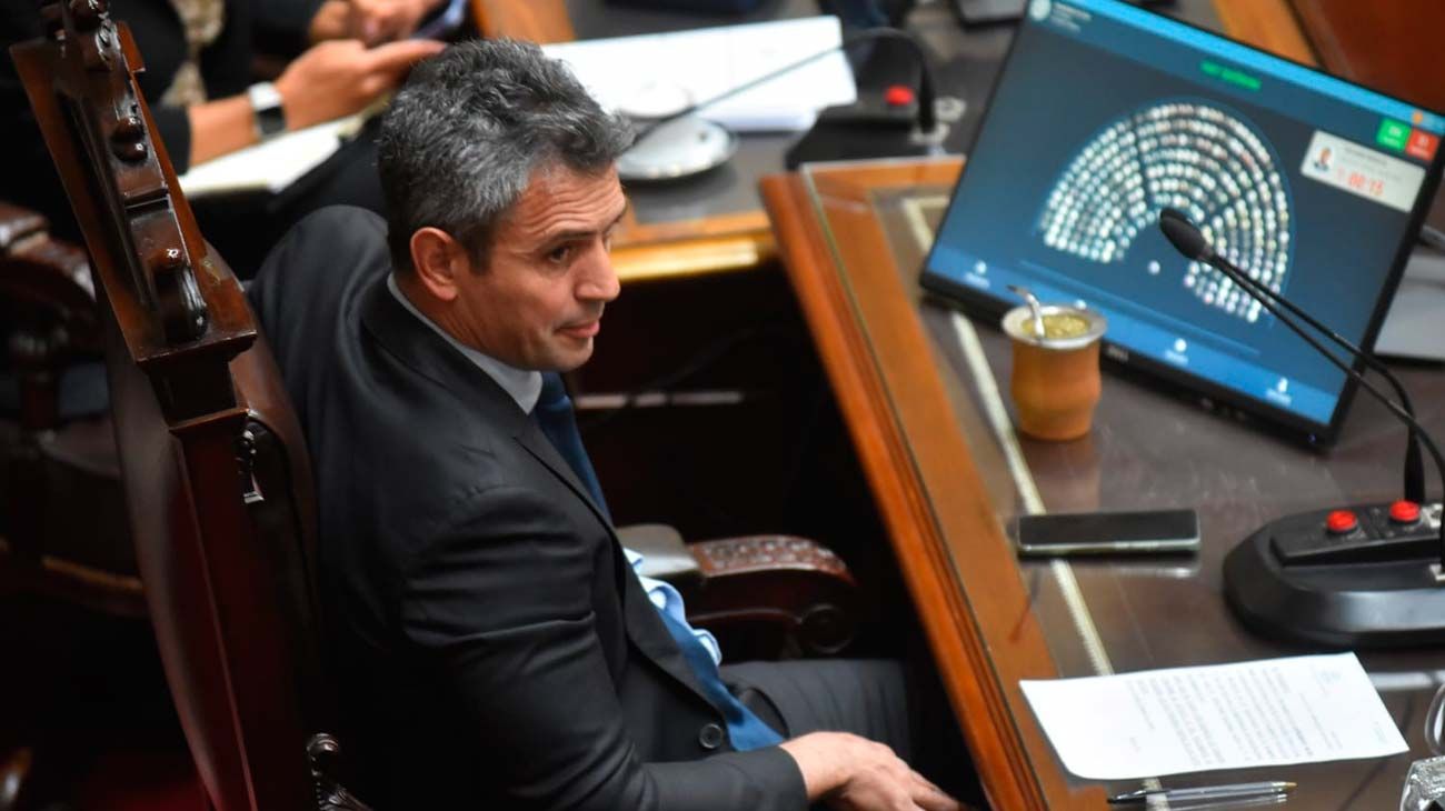 El Capitán Veto y sus 83 héroes