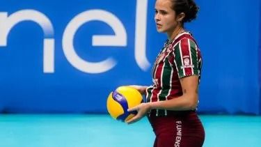 Jugadora de voley compitió embarazada de seis meses y generó polémica