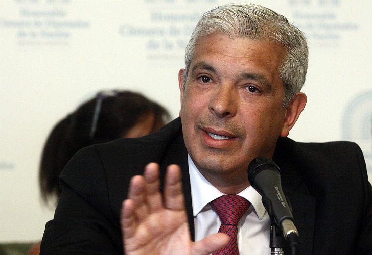 Domínguez: "Hay una decisión de sacarlo a Randazzo de la cancha"